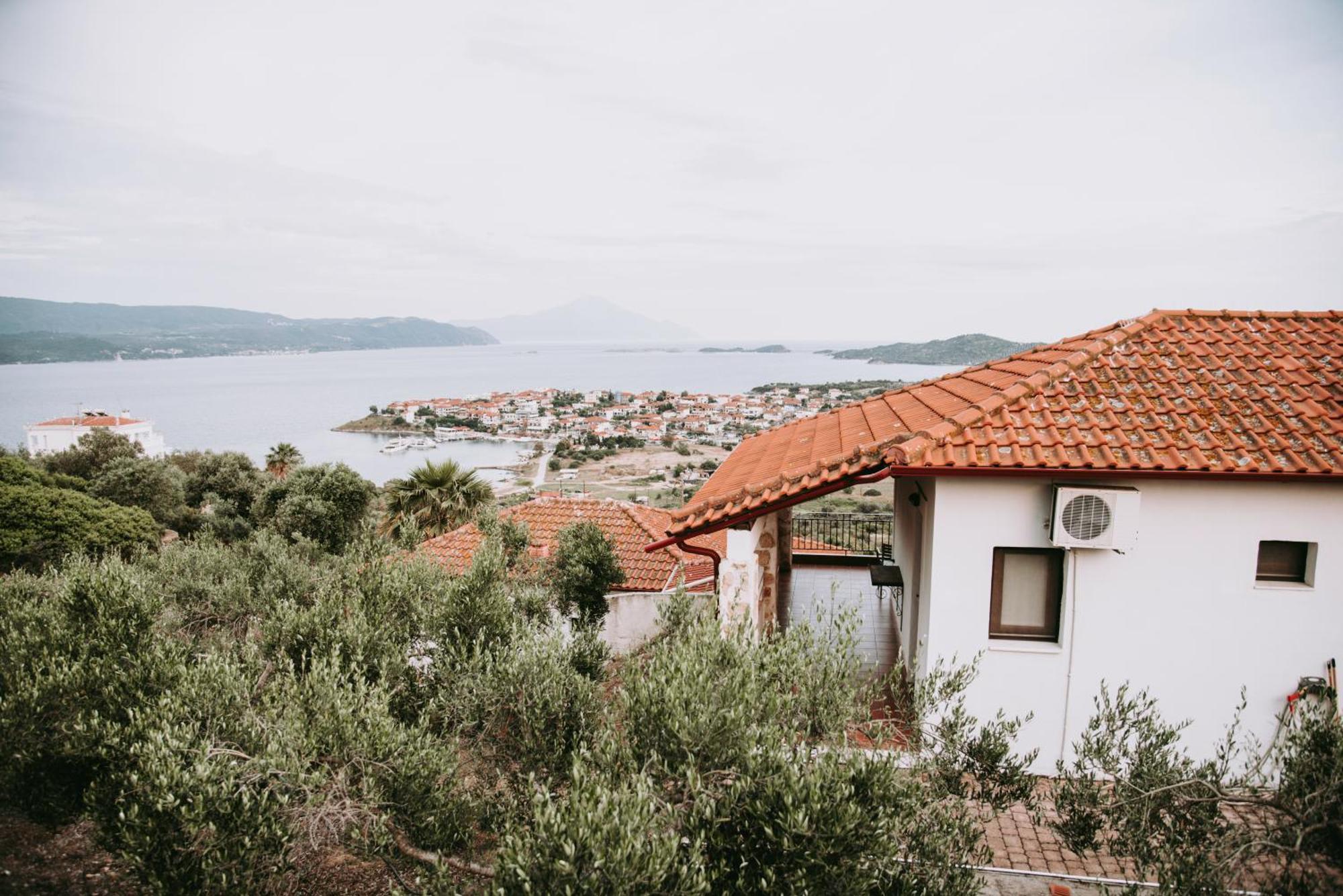 Villas Gemeli Ammouliani Exterior photo